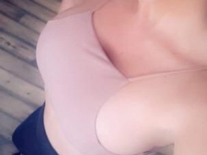 dee-female-escorts-in-edmonton-canada