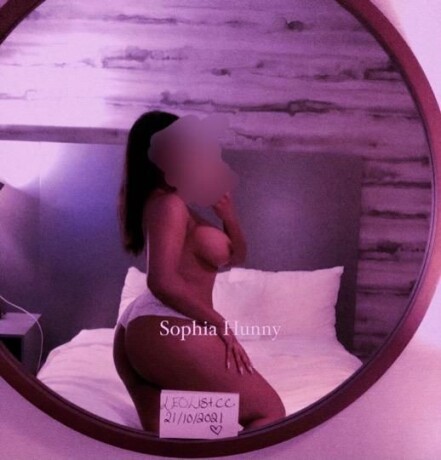 sophia-hunny-female-escorts-in-toronto-canada-1-437-249-0772-big-1