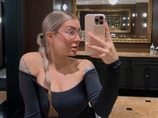 nancy-female-escorts-in-flint-mi-430-272-9808