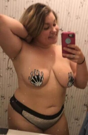 female-escorts-in-suffolk-va-434-262-0361-big-1