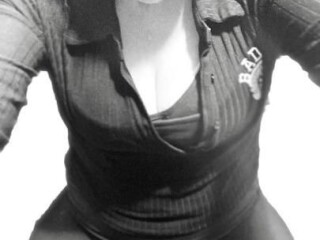 ashlynn-female-escorts-in-lansing-mi