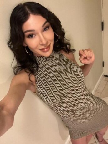 shemale-escort-in-new-york-city-ny-657-238-9459-big-3