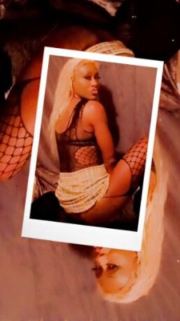 emily-chastain-shemale-escort-in-muncie-in-765-607-8304-big-4